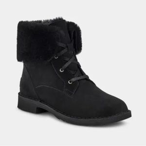Ugg Weylyn suede boots